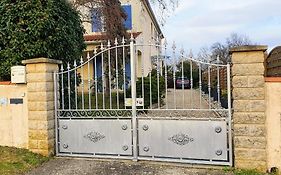 Le Petit Manoir